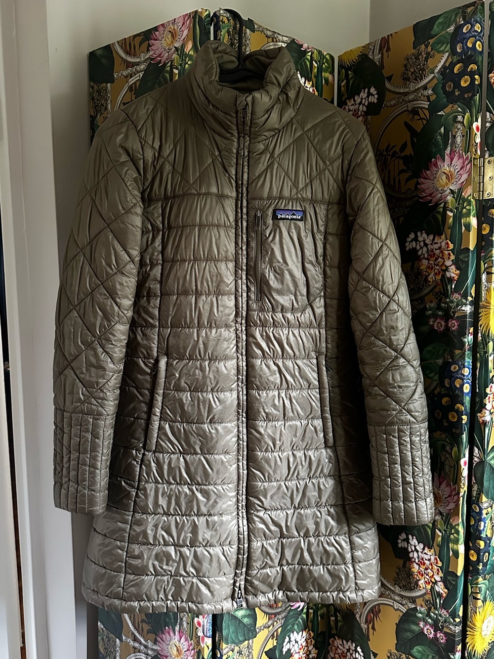 Patagonia Women's Olive Quilted Long Puffer Jacket Medium Radalie Parka